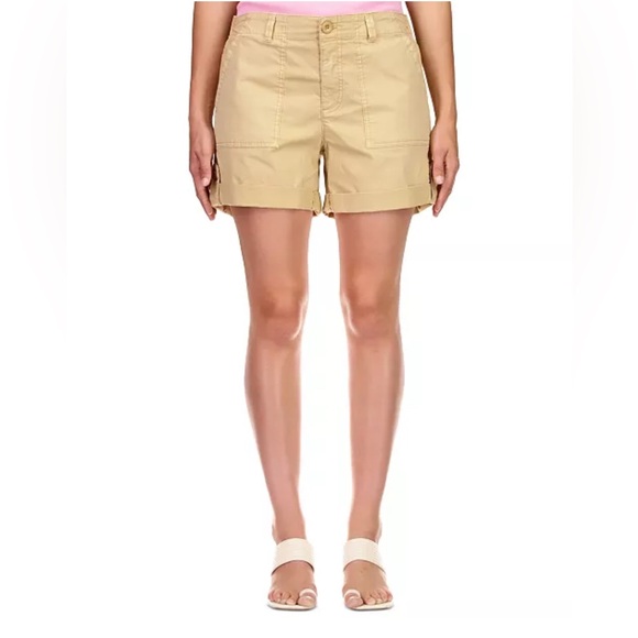 Sanctuary Pants - Sanctuary solid switchback cuffed high rise
shorts